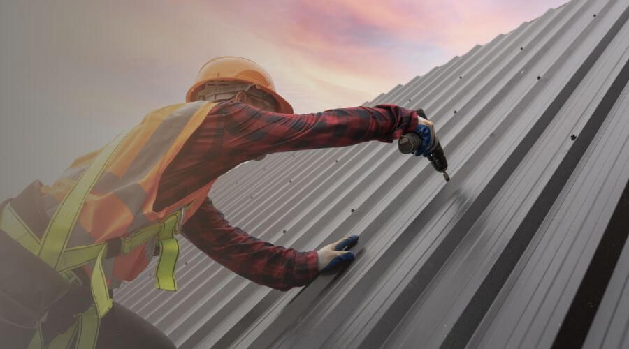 Professional gutter cleaning in Long Beach, CA